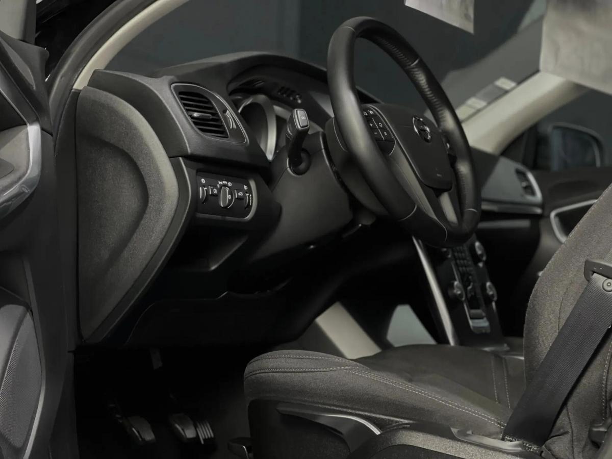 volvo-v40-2017-diesel-1969cc