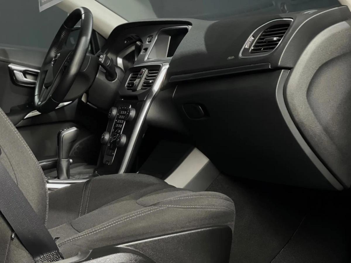 volvo-v40-2017-diesel-1969cc
