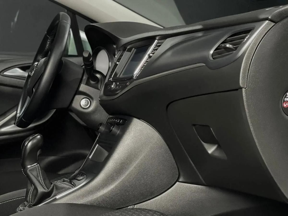 opel-astra-2020-diesel-1496cc