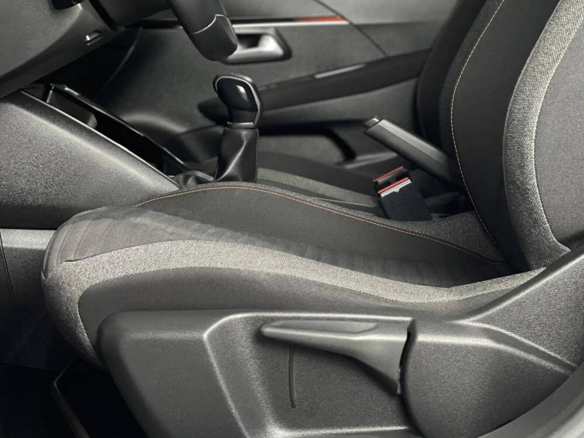 peugeot-208-2021-gasolina-1199cc