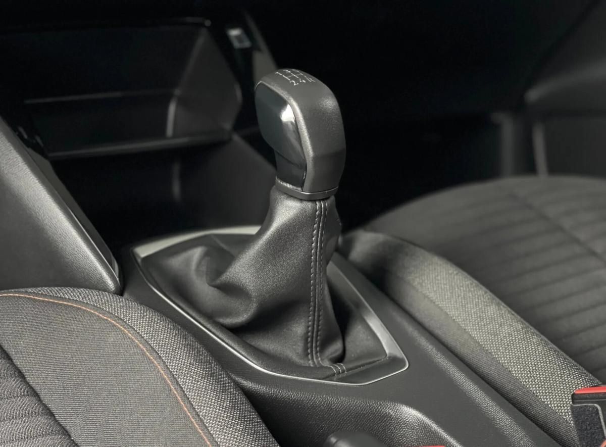 peugeot-208-2021-gasolina-1199cc