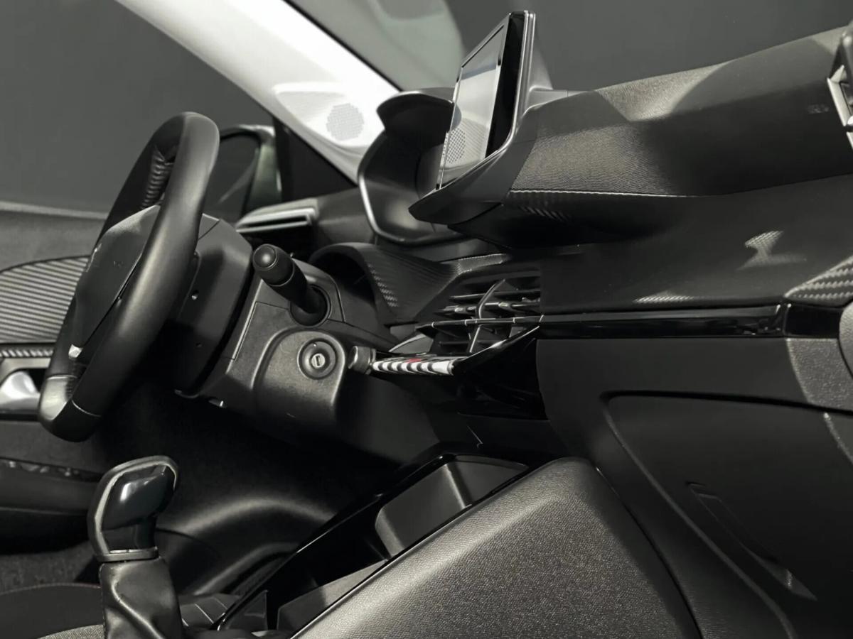 peugeot-208-2021-gasolina-1199cc