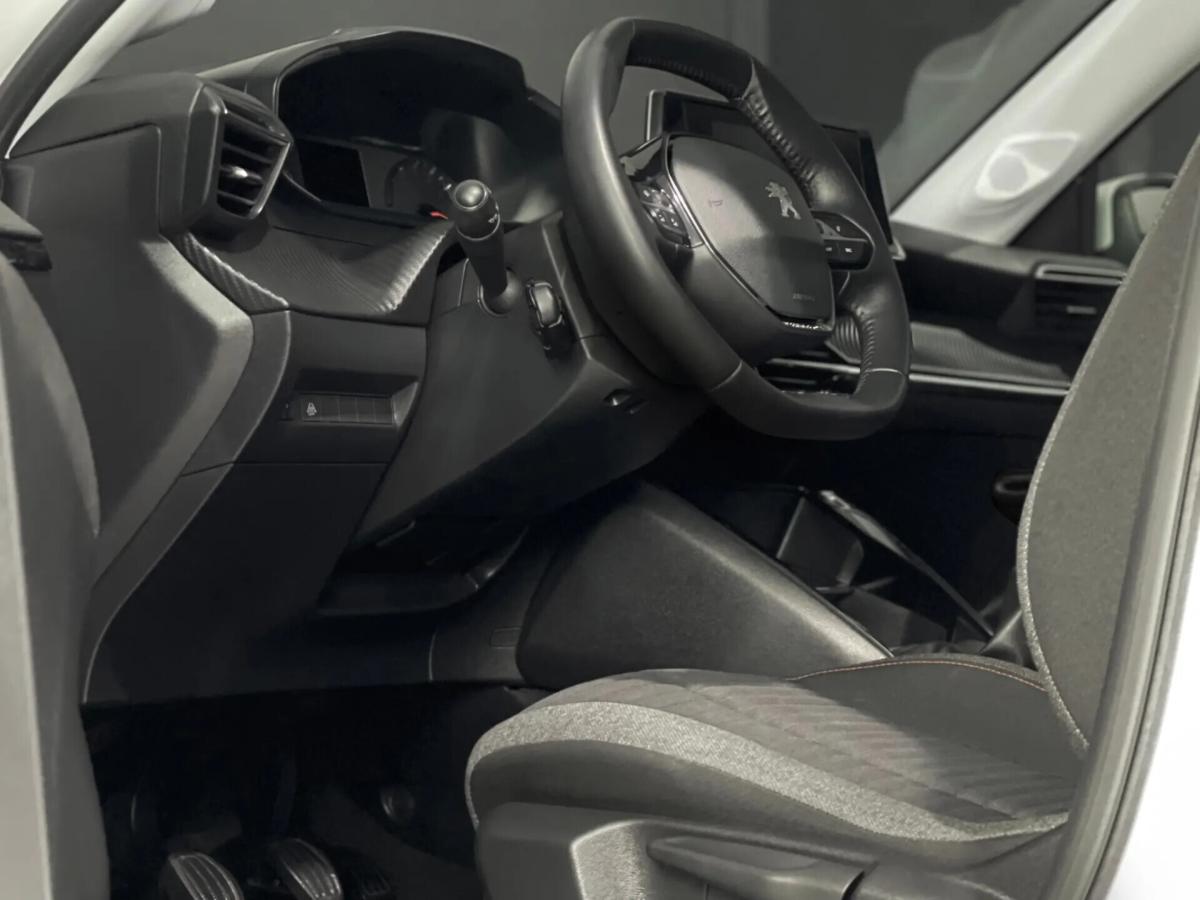 peugeot-208-2023-gasolina-1199cc