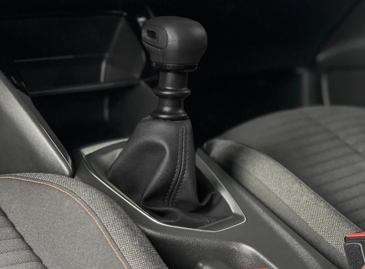 peugeot-208-2023-gasolina-1199cc