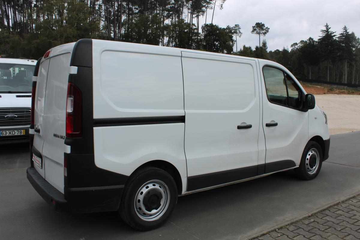 renault-trafic-2-0-120cv-2021-diesel-1997cc