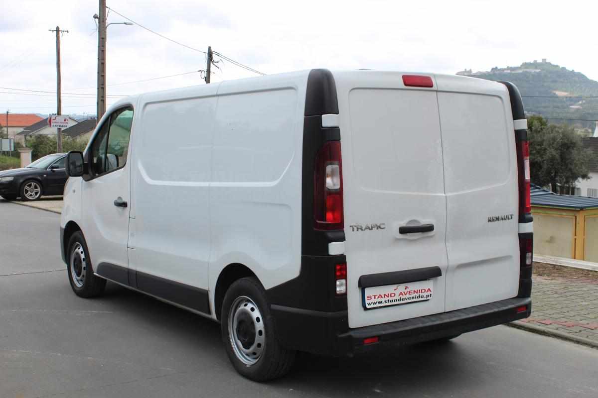 renault-trafic-2-0-120cv-2021-diesel-1997cc