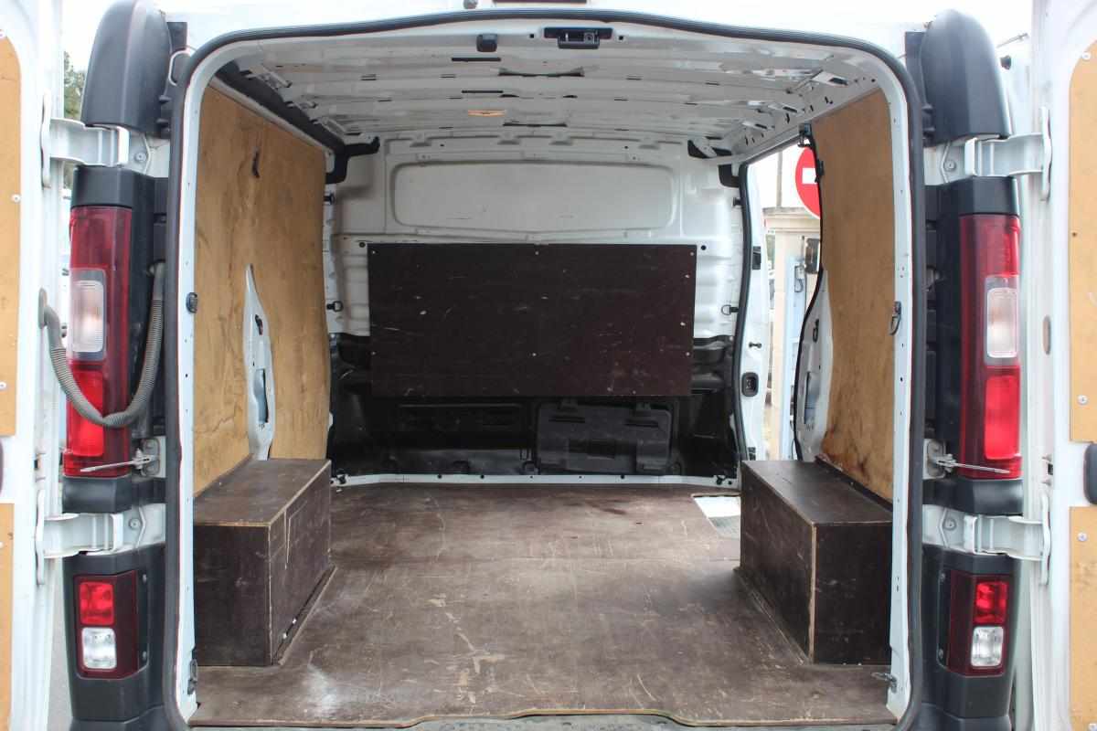 renault-trafic-2-0-120cv-2021-diesel-1997cc