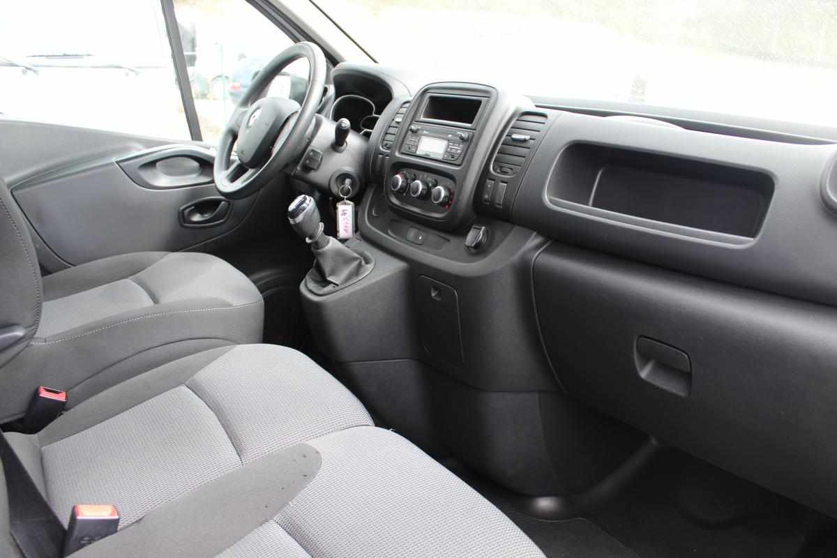 renault-trafic-2-0-120cv-2021-diesel-1997cc