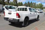 toyota-hilux-2-4-4wd-2019-diesel-2393cc