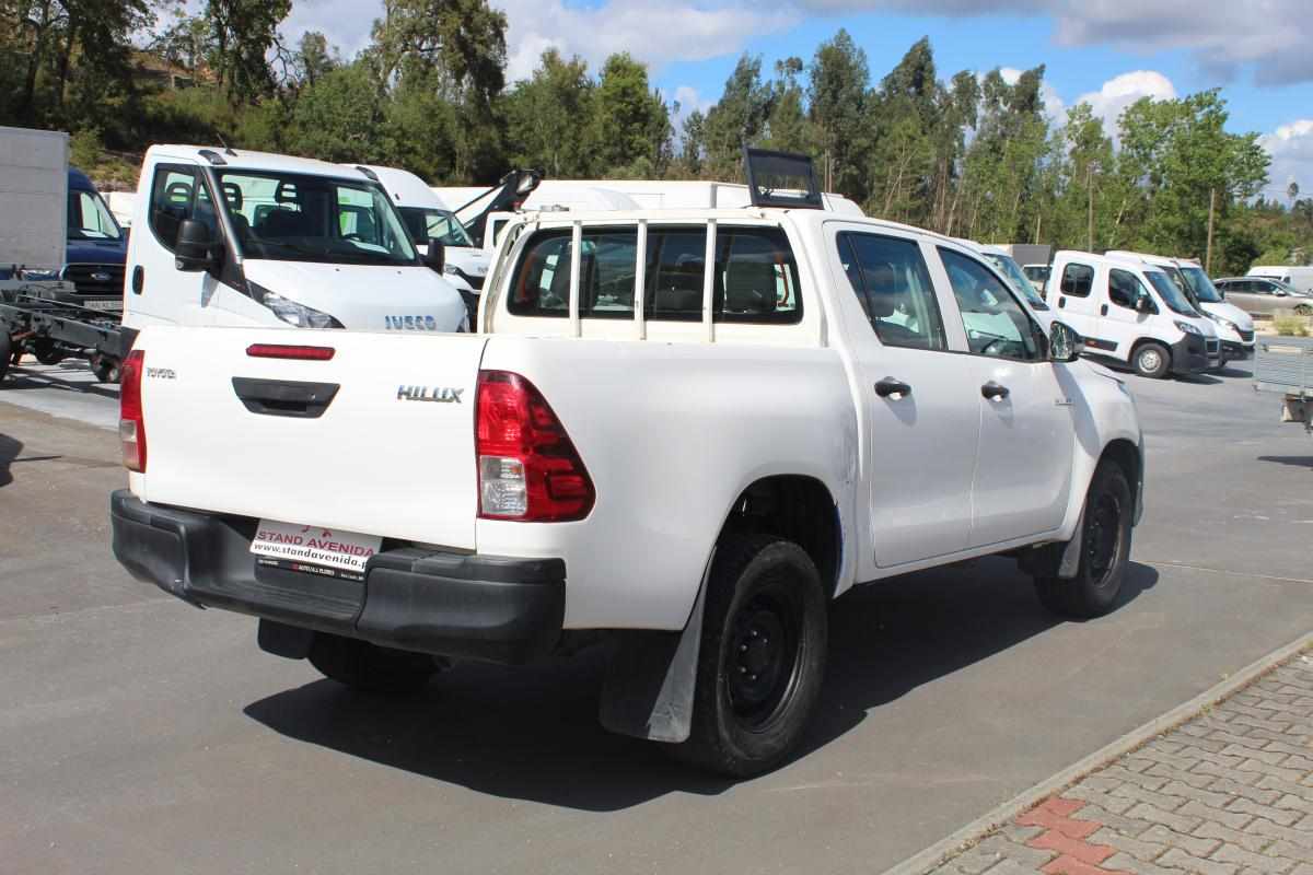 toyota-hilux-2-4-4wd-2019-diesel-2393cc