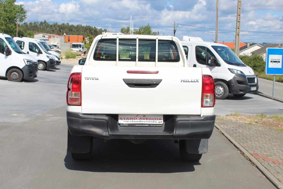 toyota-hilux-2-4-4wd-2019-diesel-2393cc