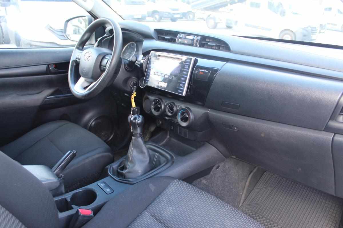 toyota-hilux-2-4-4wd-2019-diesel-2393cc