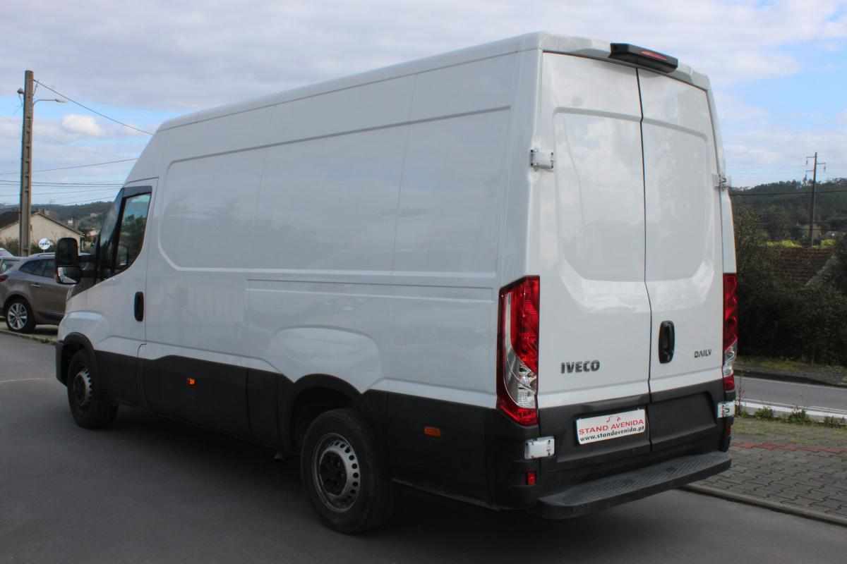 iveco-daily-2-3-156cv-2023-diesel-2287cc