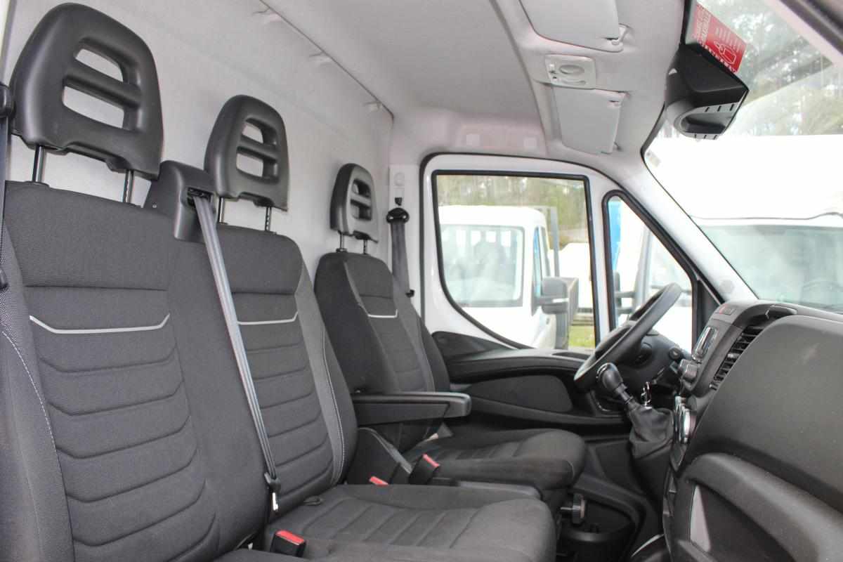 iveco-daily-2-3-156cv-2023-diesel-2287cc