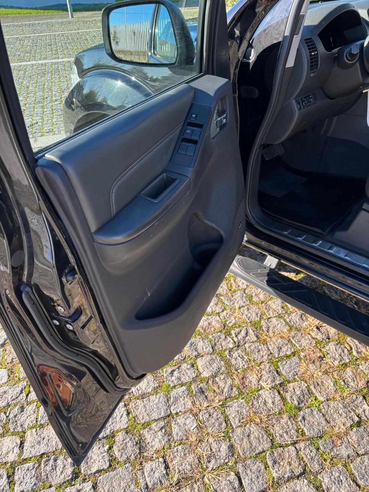 nissan-navara-3-0-dci-v6-4x4-2013-diesel-2993cc