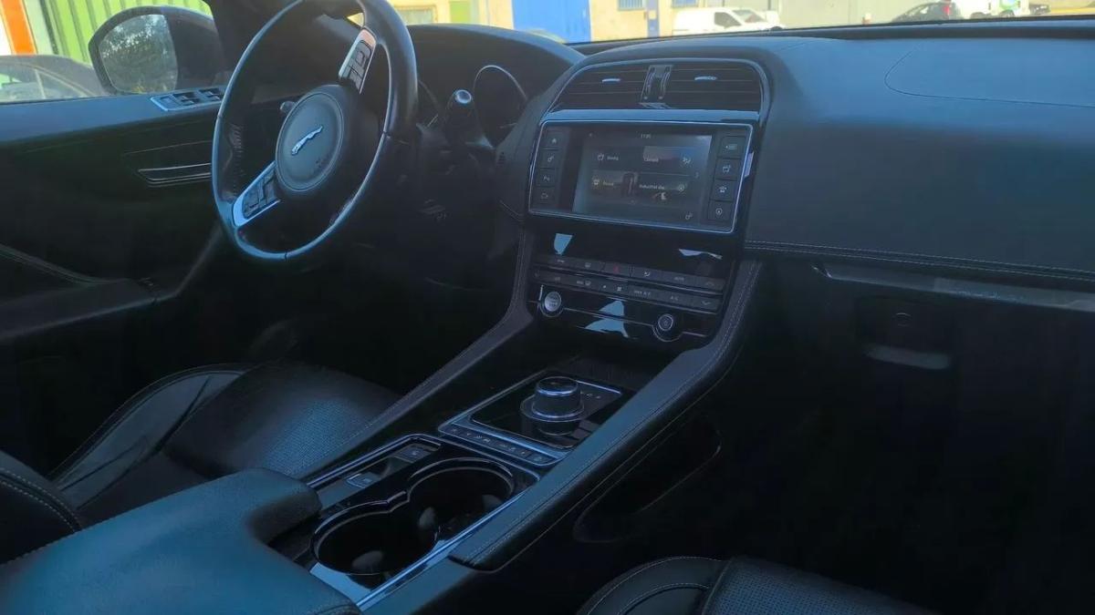 jaguar-f-pace-2017-diesel-1999cc