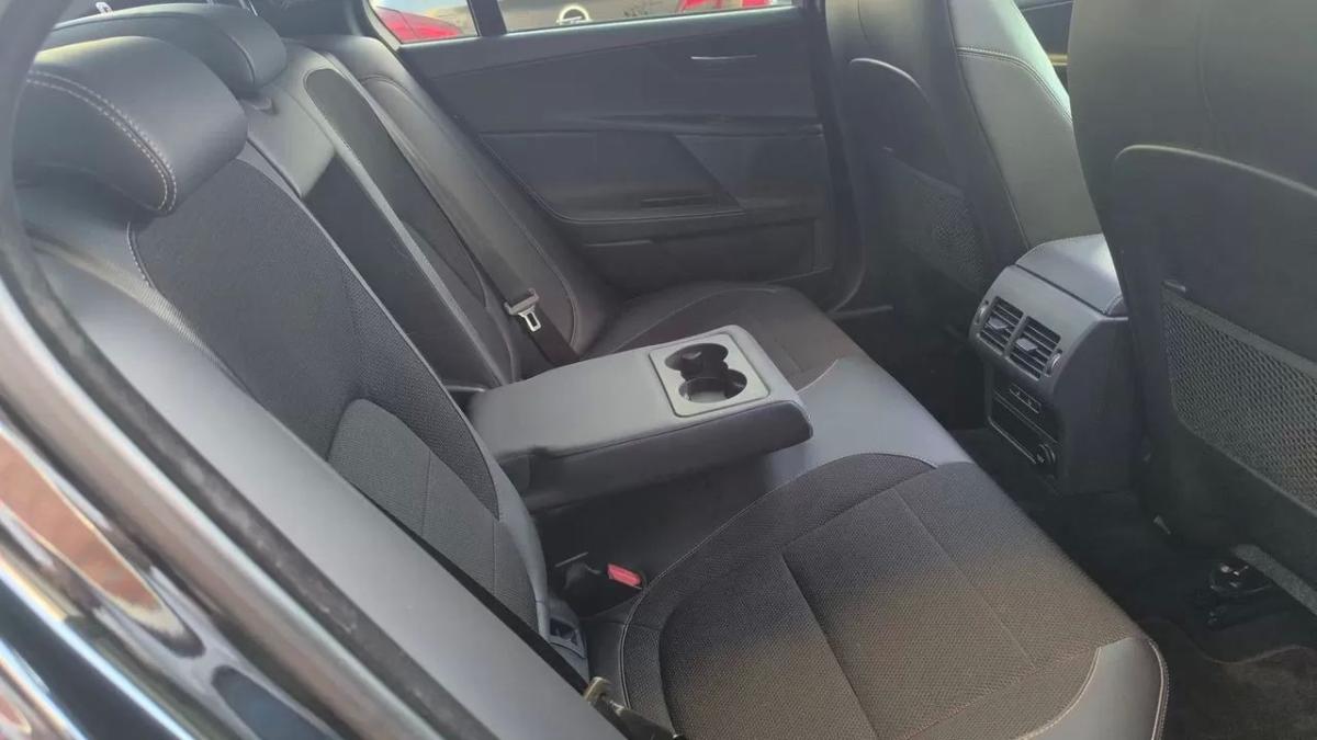 jaguar-xe-2017-diesel-1999cc
