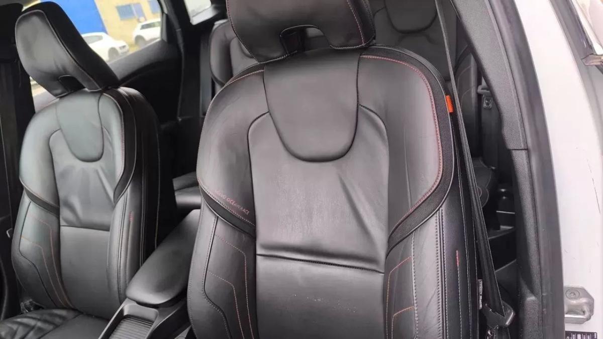 volvo-v40-2014-diesel-1560cc