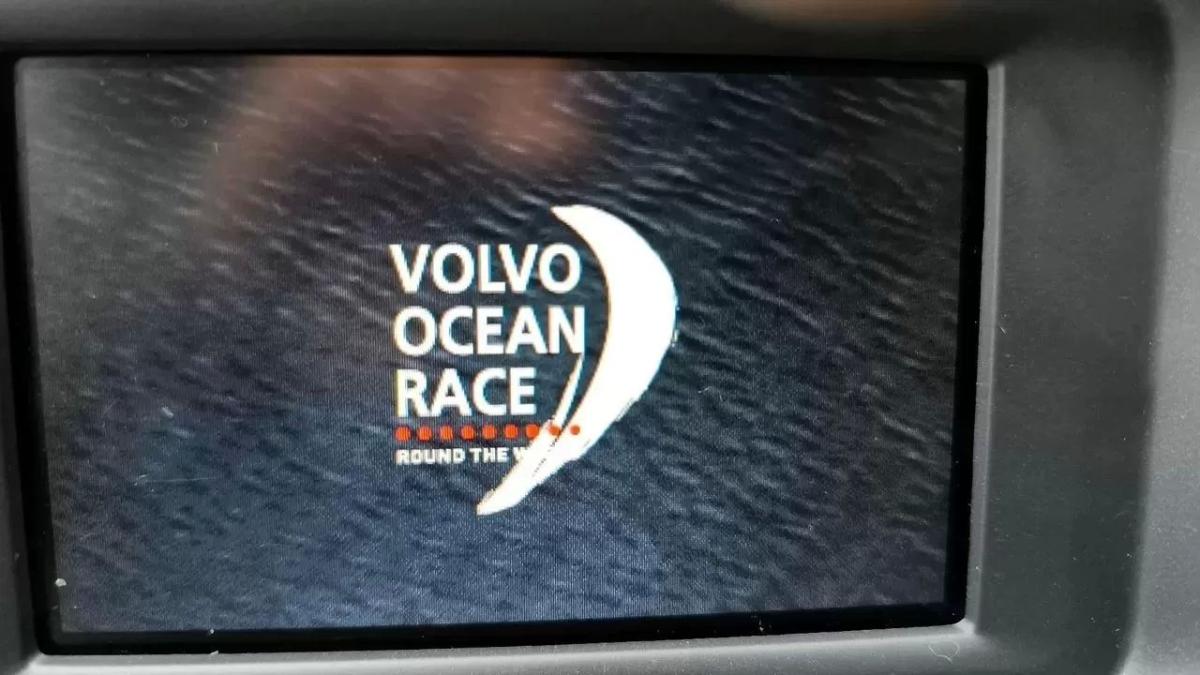 volvo-v40-2014-diesel-1560cc