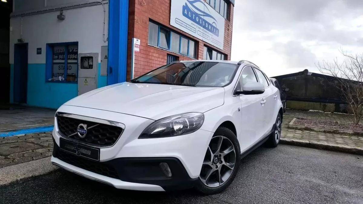 volvo-v40-2014-diesel-1560cc