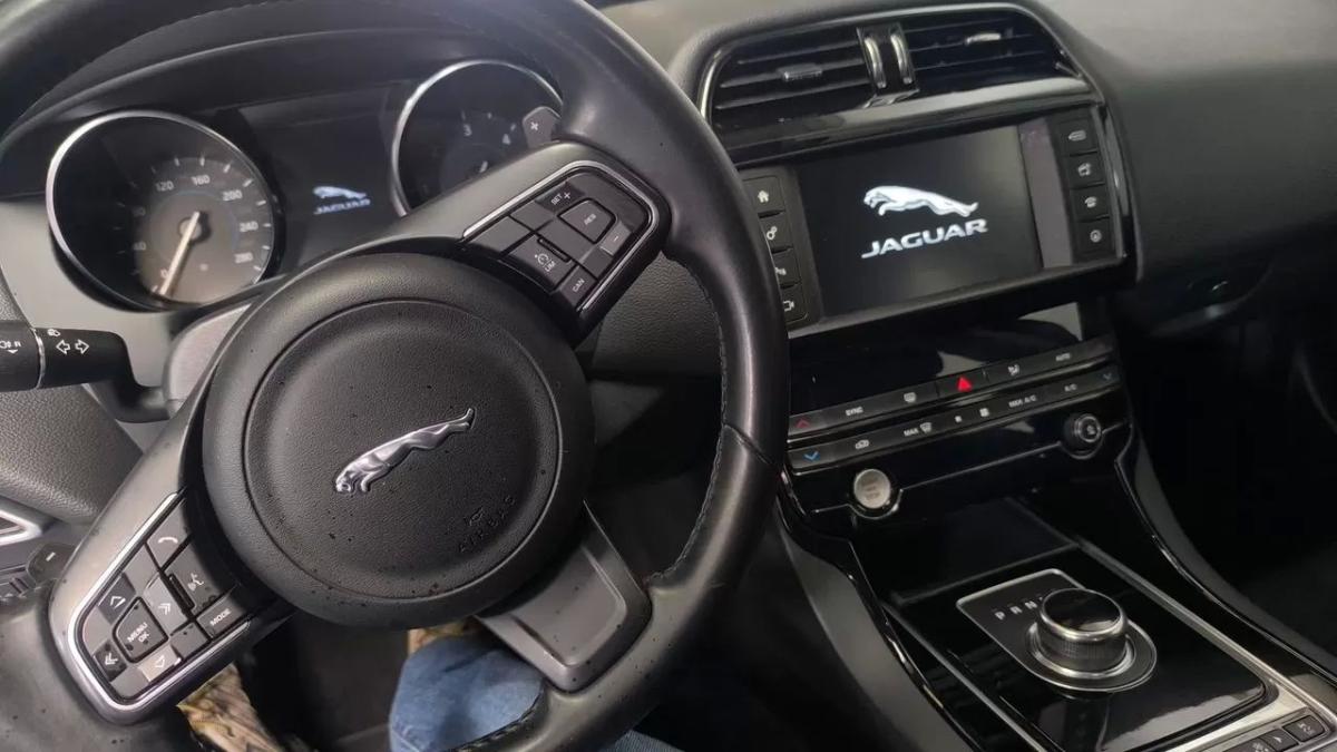jaguar-xe-2018-diesel-1999cc
