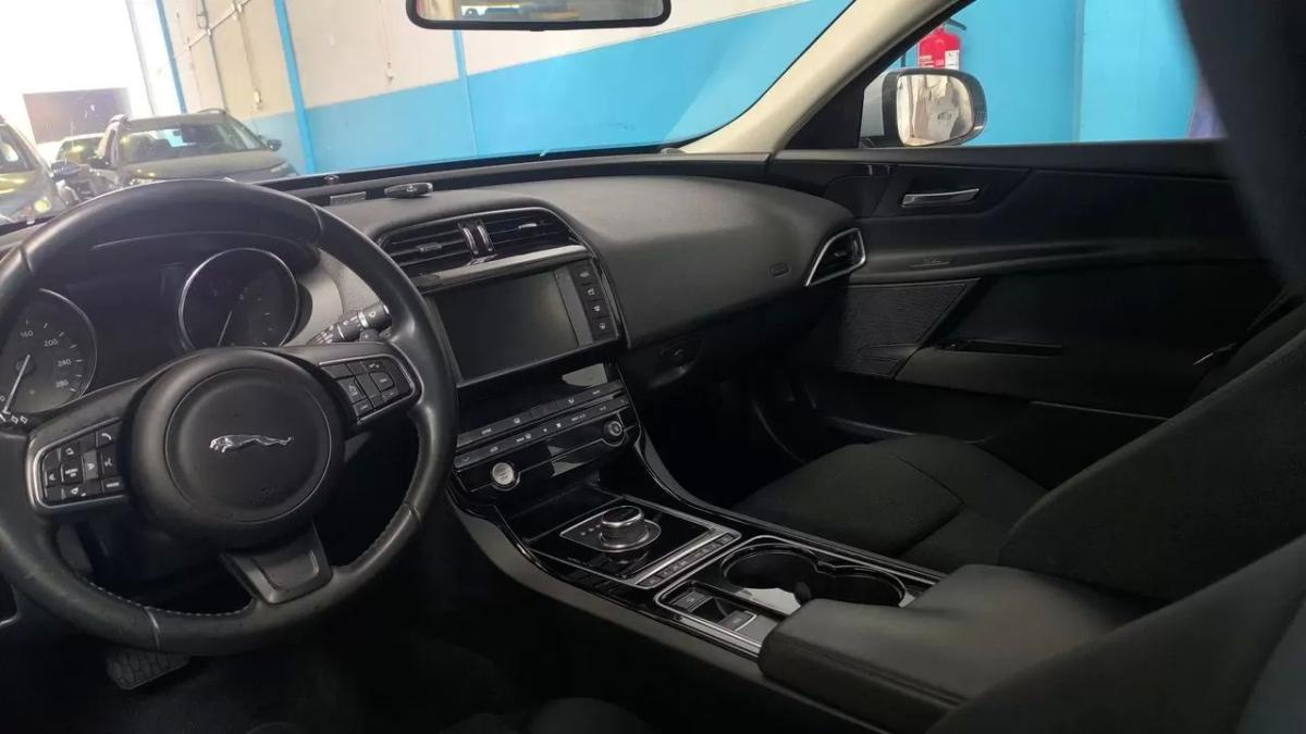 jaguar-xe-2018-diesel-1999cc