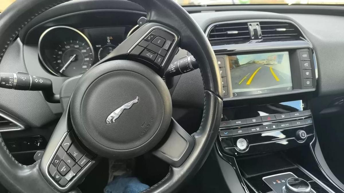 jaguar-xe-2018-diesel-1999cc