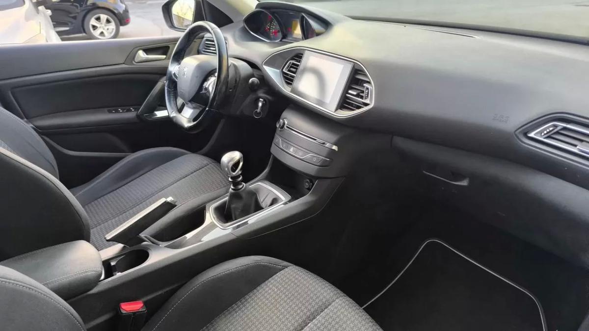 peugeot-308-sw-2018-diesel-1499cc