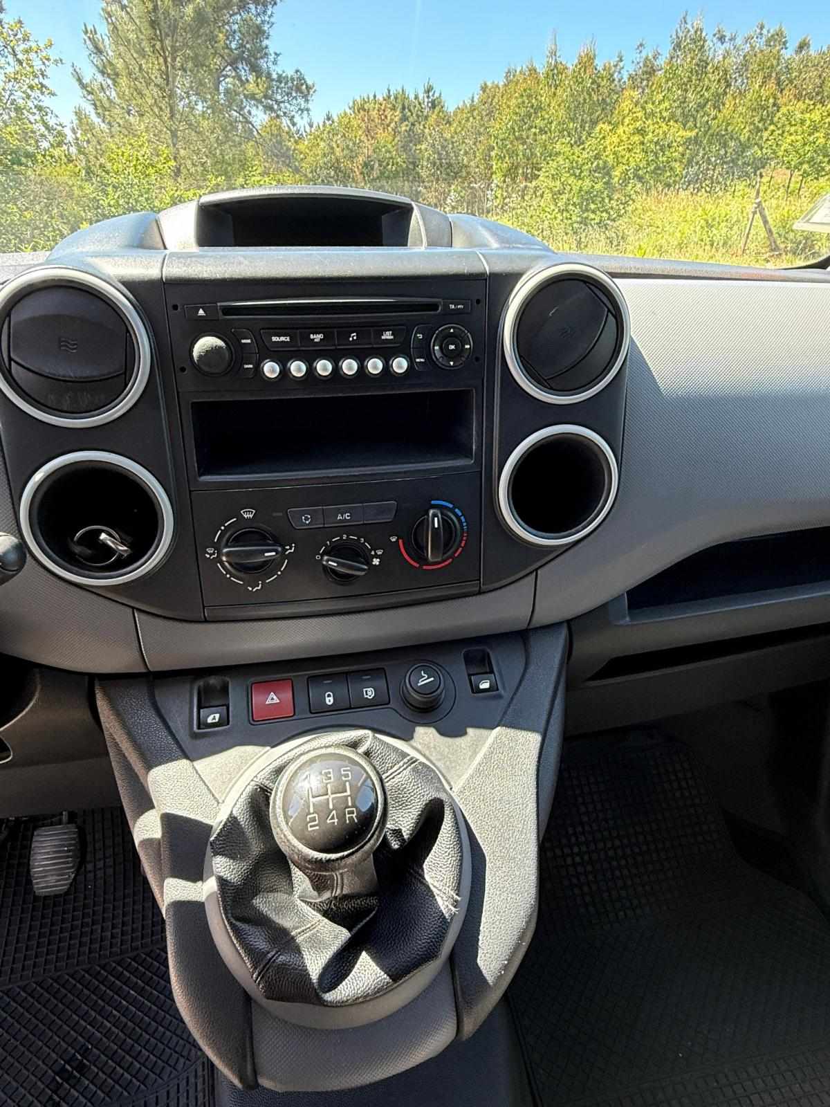 peugeot-partner-1-6-99cv-2017-diesel-1560cc