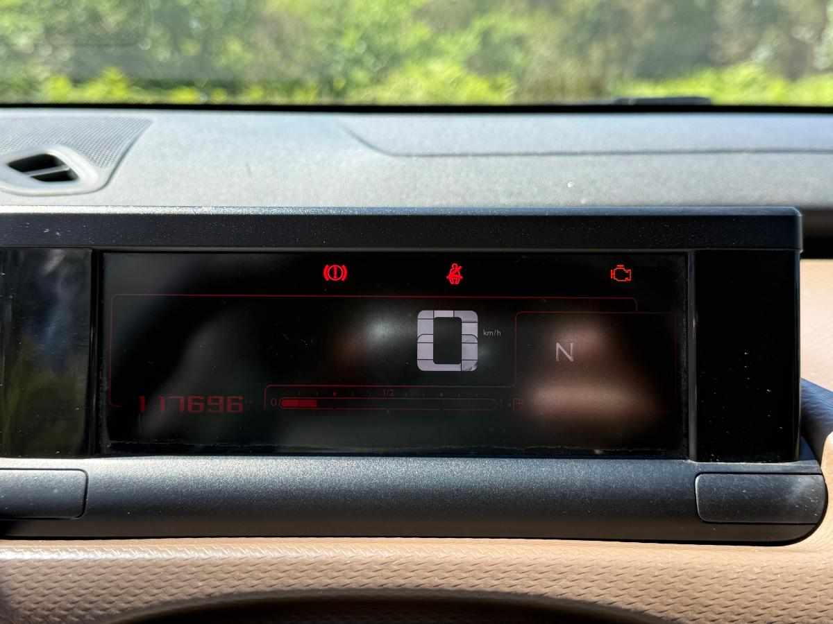 citroen-c4-cactus-1-6-e-hdi-airdream-2015-diesel-1560cc