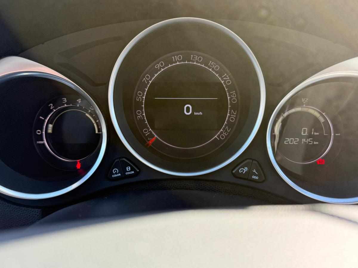 citroen-ds4-1-6-120cv-2015-diesel-1560cc