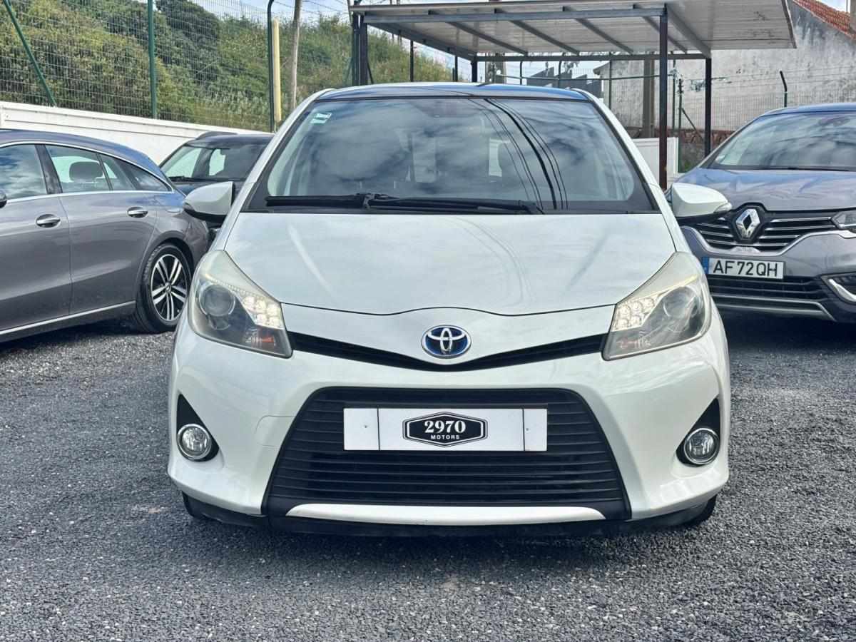 toyota-yaris-2012-hibrido-1497cc