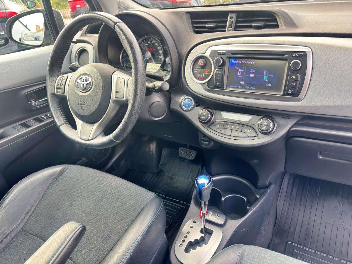 toyota-yaris-2012-hibrido-1497cc