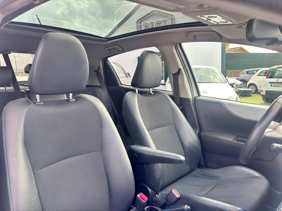 toyota-yaris-2012-hibrido-1497cc