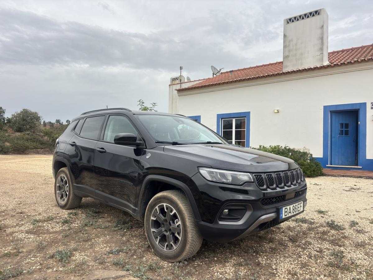 jeep-compass-2023-hibrido-1332cc