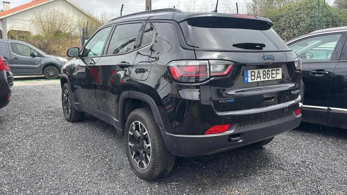 jeep-compass-2023-hibrido-1332cc