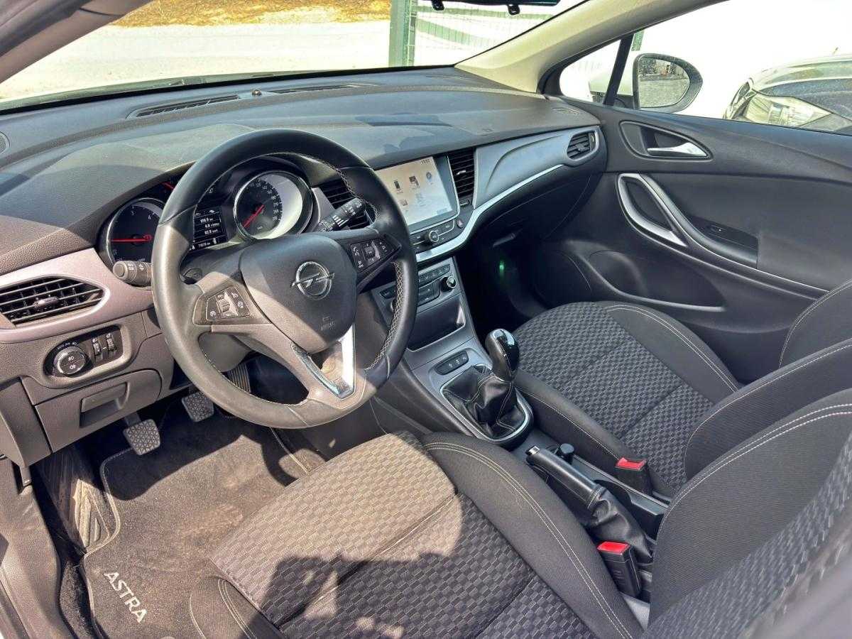 opel-astra-2017-diesel-1598cc