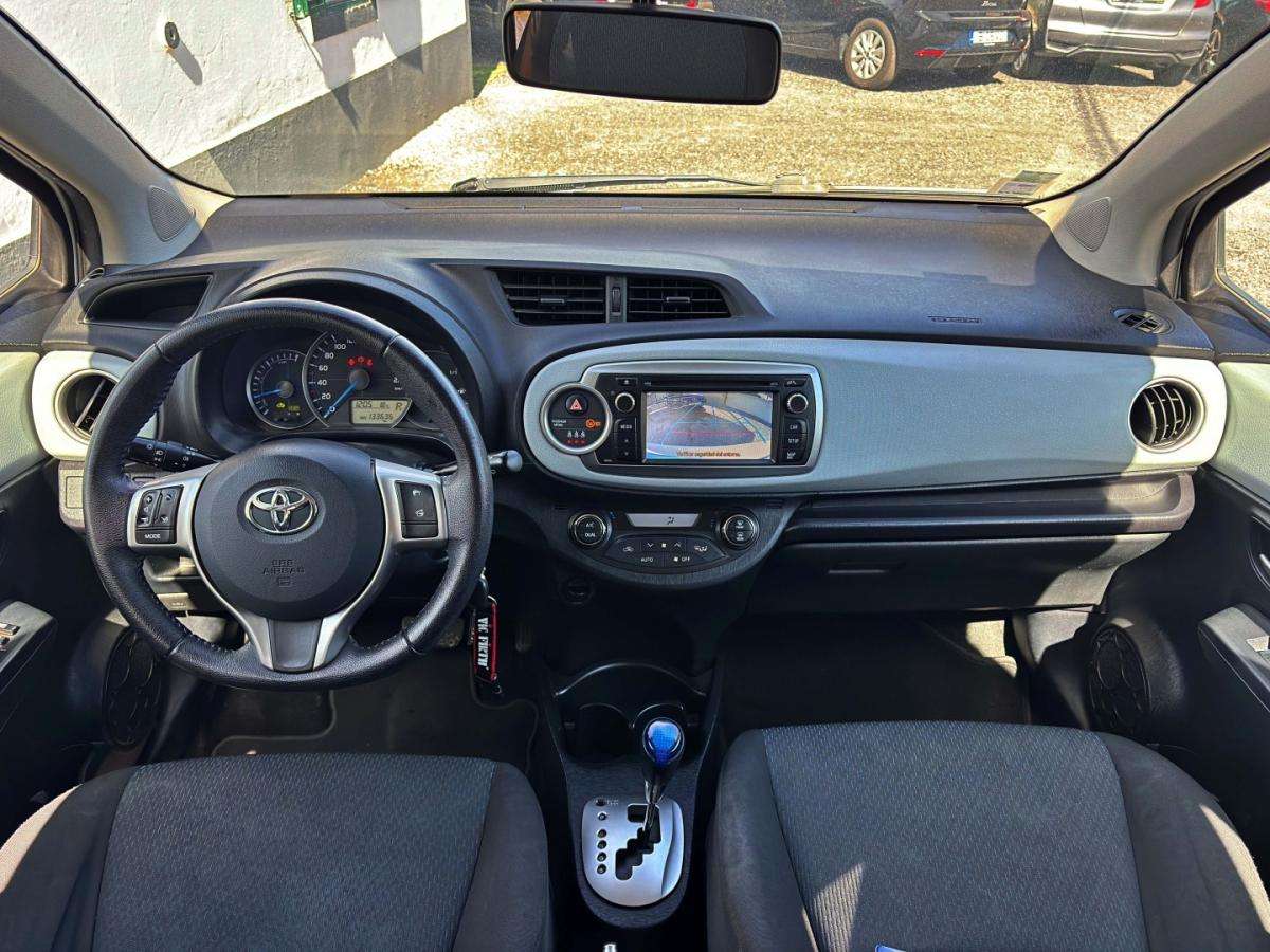 toyota-yaris-2014-hibrido-1497cc