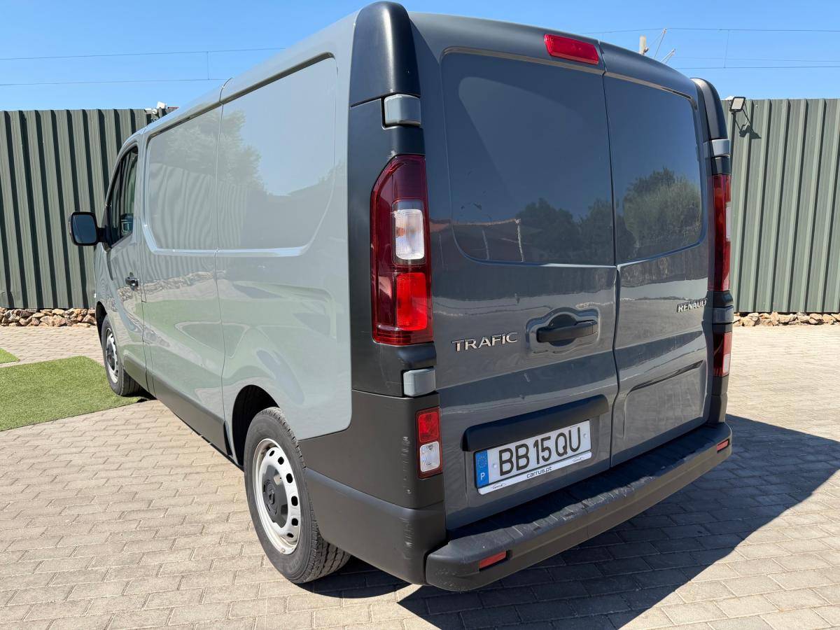 renault-trafic-2023-diesel-1997cc