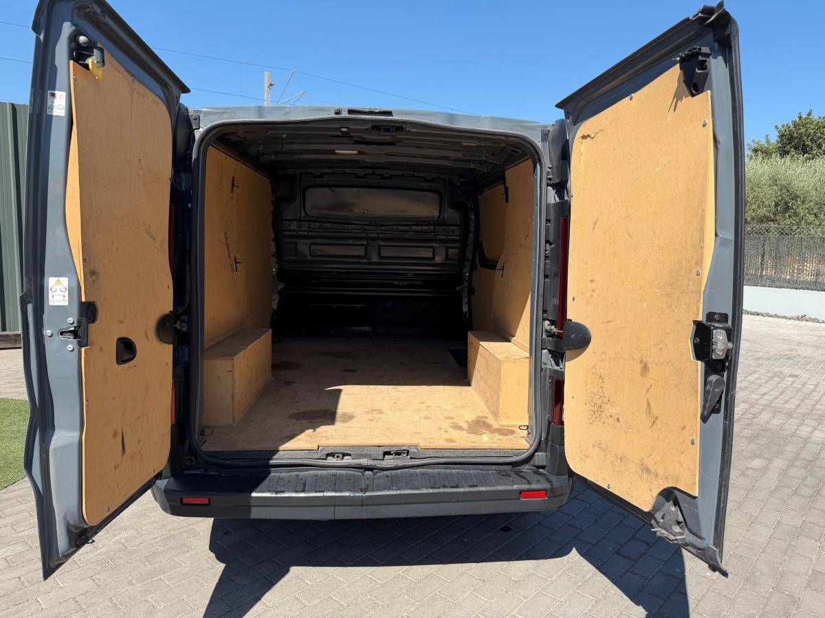 renault-trafic-2023-diesel-1997cc
