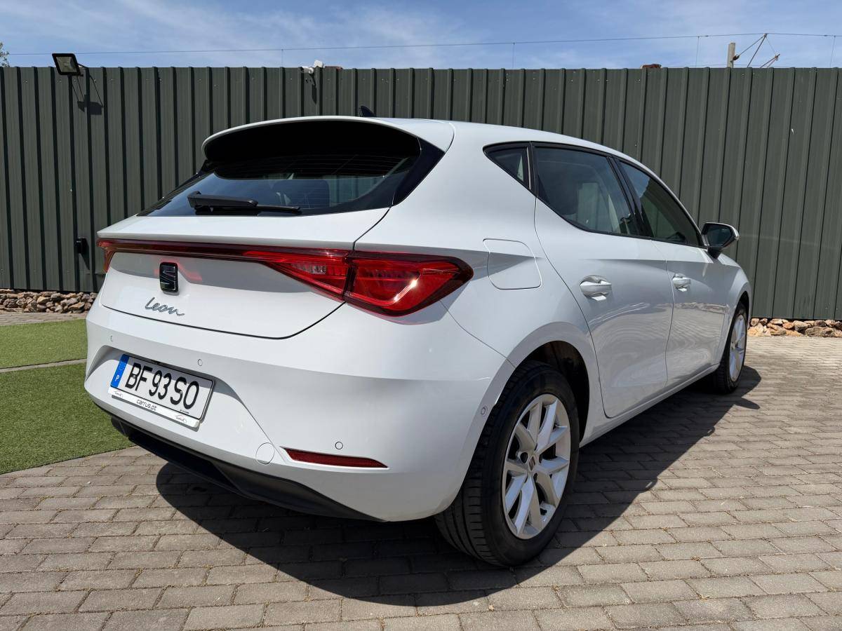 seat-leon-2023-gasolina-999cc