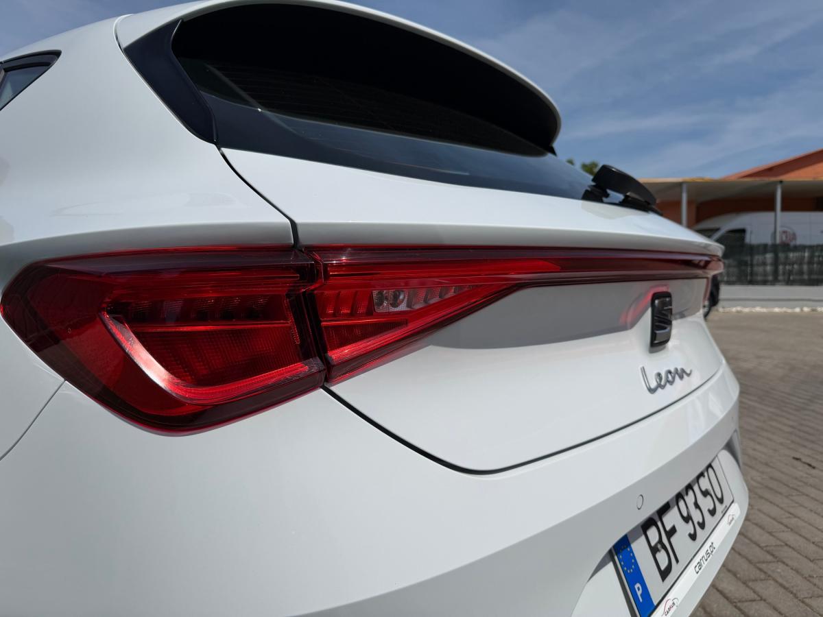 seat-leon-2023-gasolina-999cc