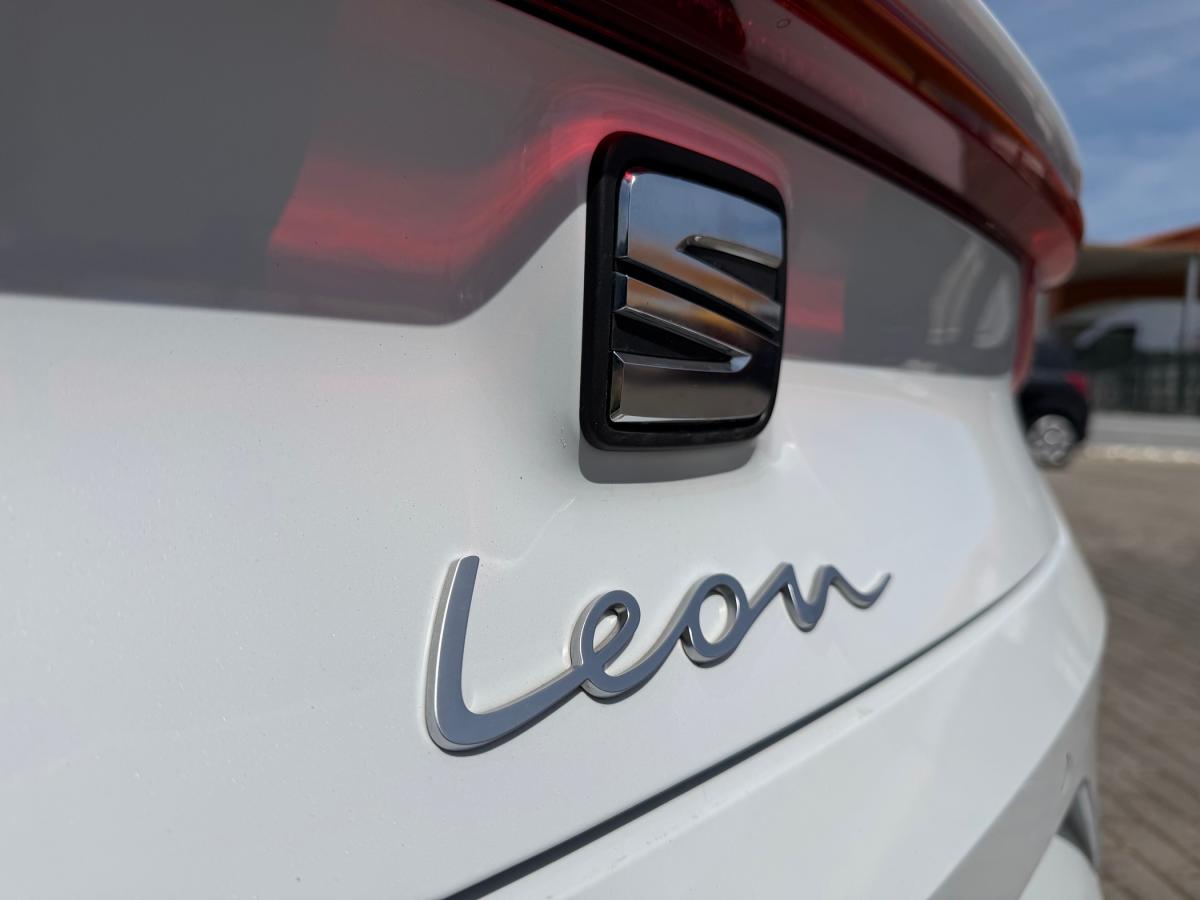 seat-leon-2023-gasolina-999cc