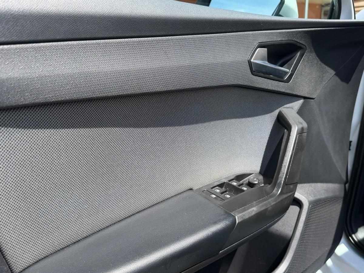 seat-leon-2023-gasolina-999cc