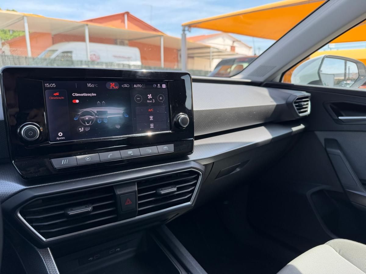 seat-leon-2023-gasolina-999cc