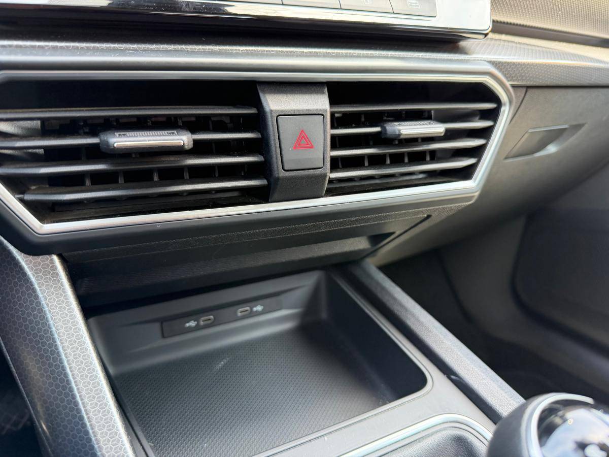 seat-leon-2023-gasolina-999cc