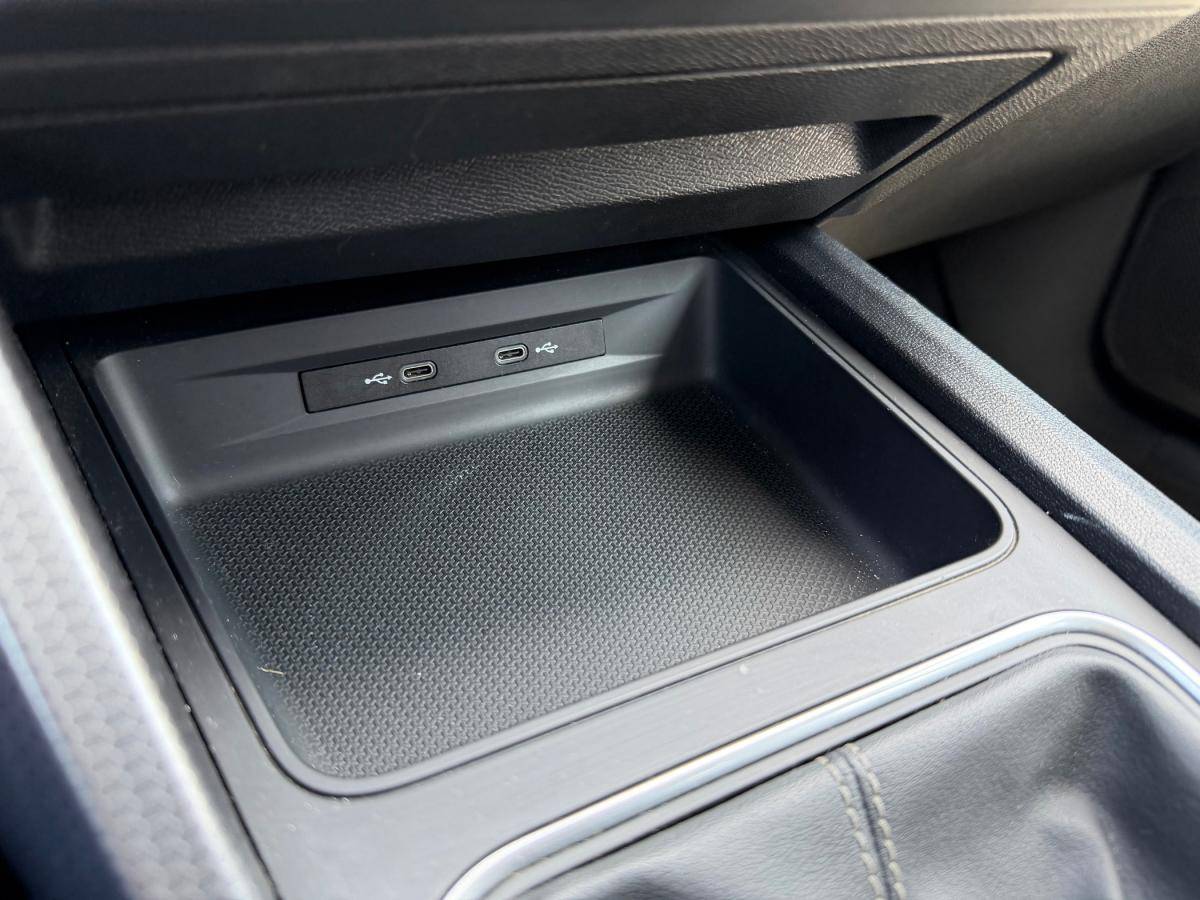 seat-leon-2023-gasolina-999cc