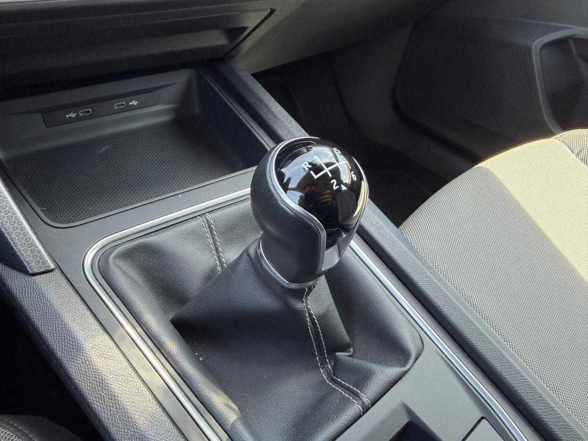 seat-leon-2023-gasolina-999cc