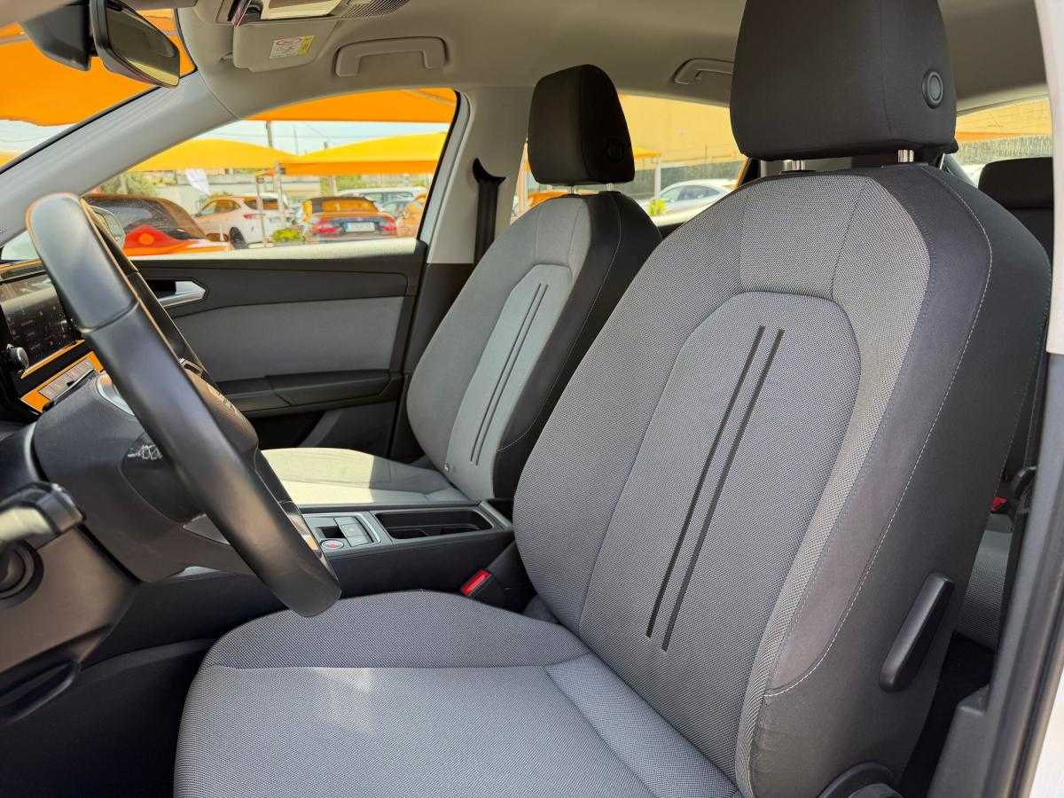 seat-leon-2023-gasolina-999cc
