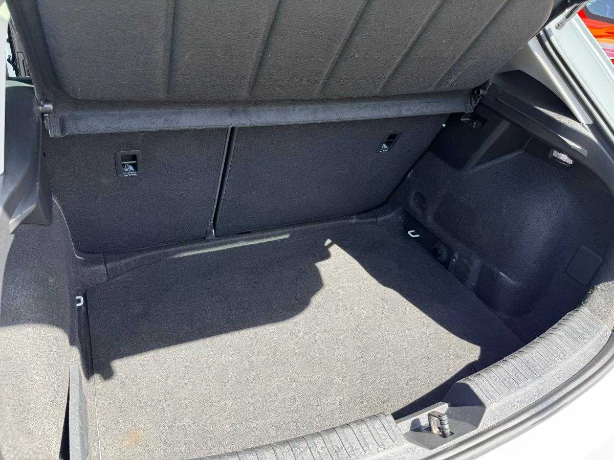 seat-leon-2023-gasolina-999cc